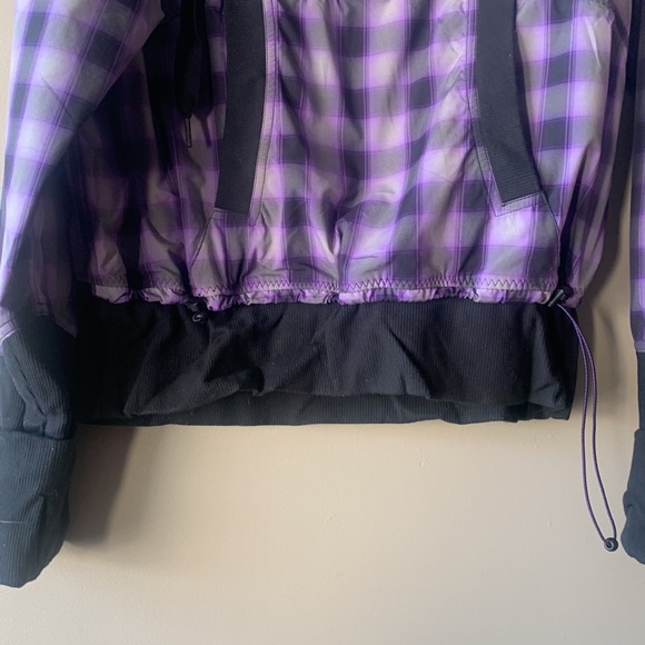 Lulu Lemon pullover - Picture 2 of 3